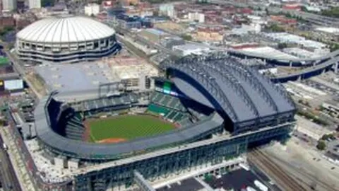 中超首战精彩瞬间：申花射手传射如库里欢呼（图）